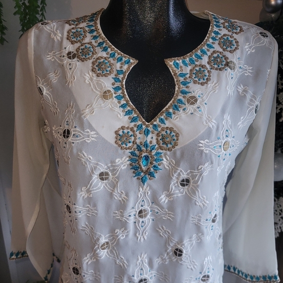 Unmarked Ethnic Embroidered Tunic - Picture 2 of 11